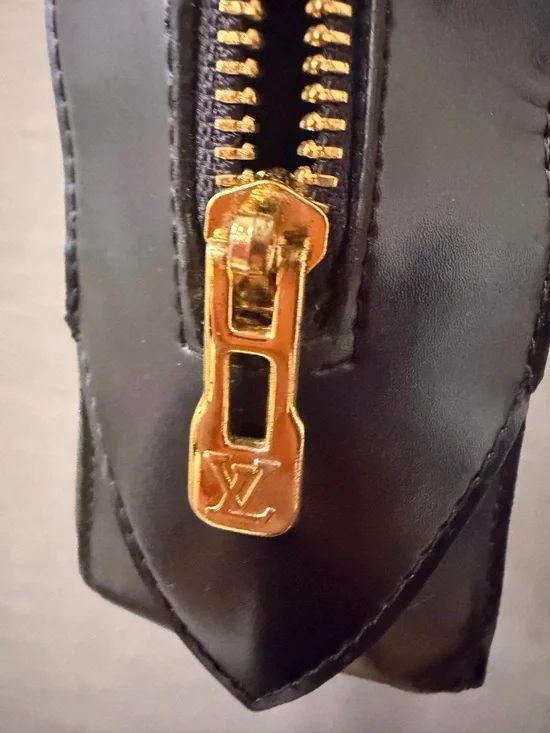 LOUIS VUITTON Epi Leather Sablon Handbag Black Tophandle bag - Fair condition - Picture 4 of 12